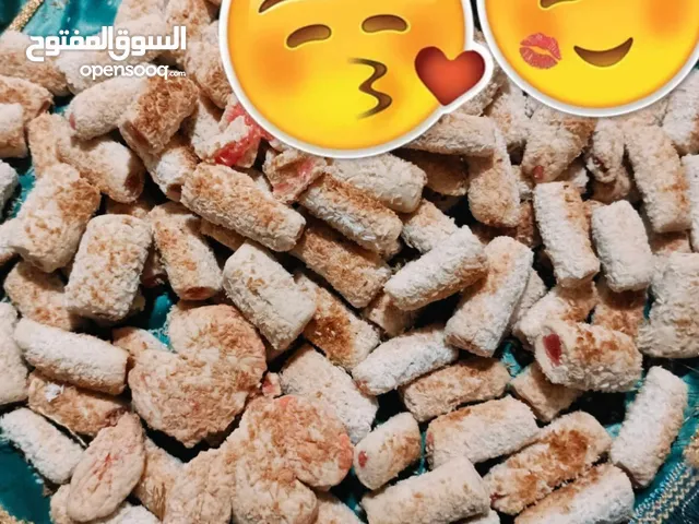 اكليجة ام حلقوم ام تمر موجودة اكليجة كلش حلوة شغل بيت