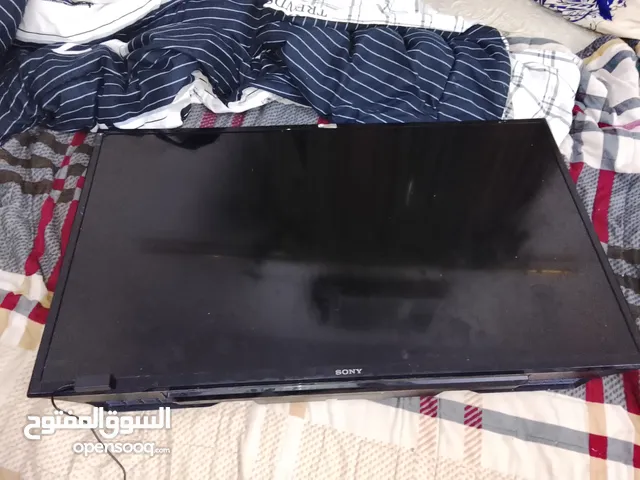 تلفيزون سوني الحجم وسط وشغال نضيف