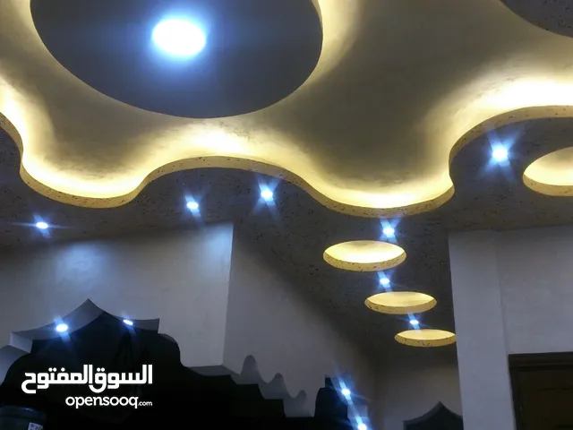 شقة طابقية للبيع في منطة المرقب/الربوة - من أجمل مناطق عمان الشرقية.