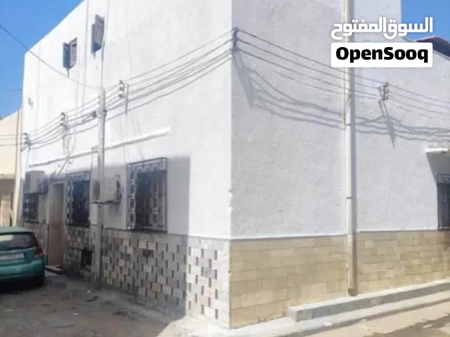 220 m2 More than 6 bedrooms Townhouse for Sale in Tripoli Bab Al-Azizia