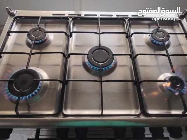 للبيع بالمهبوله طباخ غاز ايطالي ونسا ايطالي اكرر الونسا ده ايطالي استانلس حجم مناسب للمطابخ الص