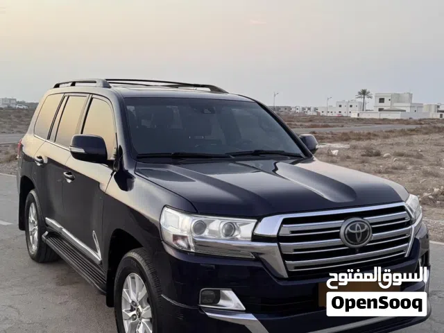 2018 تويوتا لاند كروزر VXR