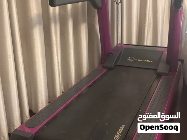 طقم كامل مجلس مع طاوله طعام مع اله المشي