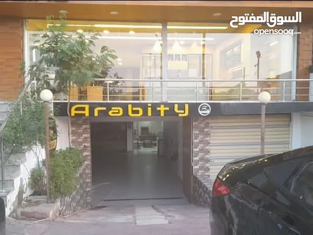 معرض للايجار علي المحور المركزي مباشرتا