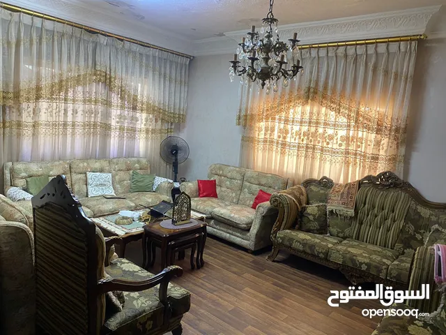 كنب ايكيا مستعمل للبيع بحالة جيدة