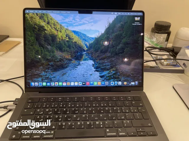 MacBook Pro M3 18 GB 14”