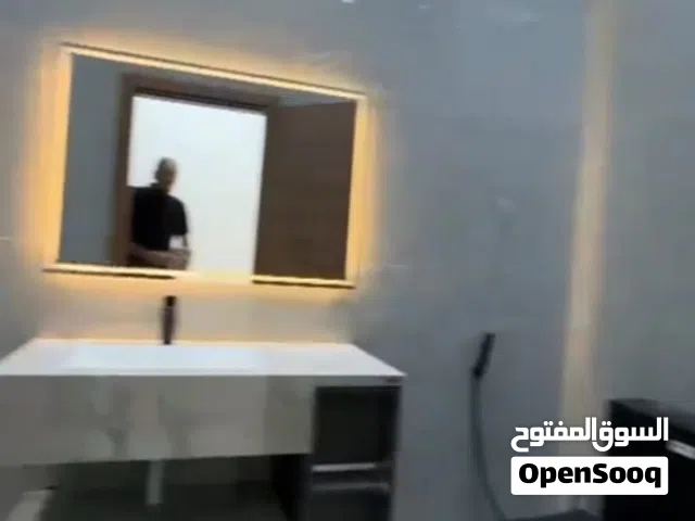 شقة فاخرة للايجار في ابو ظبي مدينة الرياض  تتكون الشقة   عدد الغرف 2 صالة 1 مطبخ  دورة مياه 2 الشقة