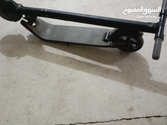 سكوتر كهربائي في عطل بسيط Electric scooter with minor malfunction