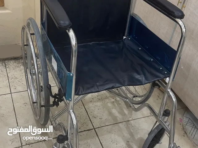 كرسي متحرك بحالة ممتازة للبيع