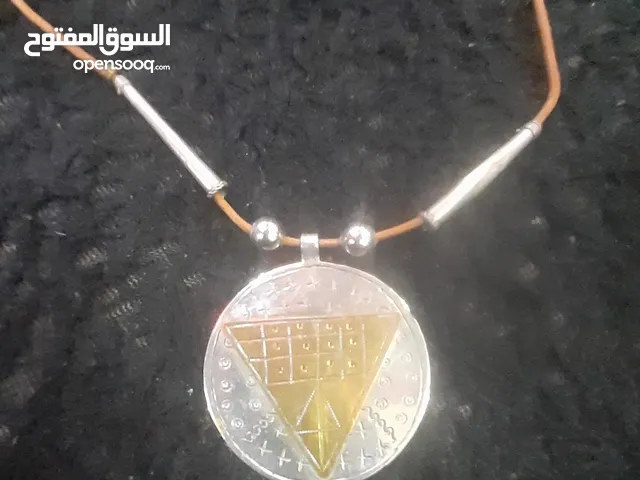 قلادة مصنوعة يدوي للبيع