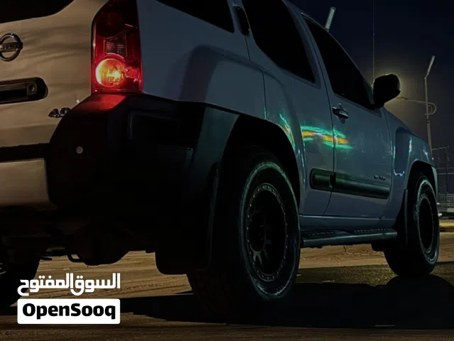 2012 نيسان X-تيرا Standard