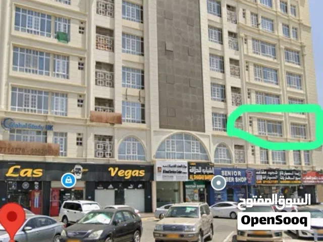 للايجار شقة ممتازة في الخوض شارع السد قرب السوق