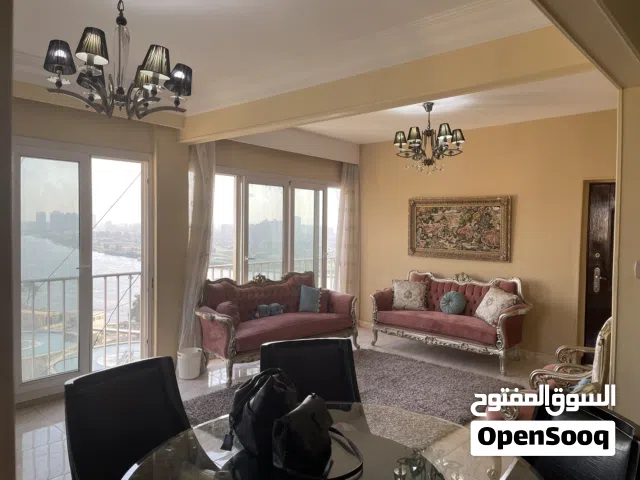شقة مفروشة بإطلالة بانوراما على النيل. بسعر مغري