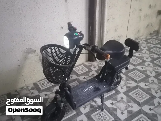 سكوتر كهربائي للبيع حجم صغير للأطفال شبه جديد استخدام اسبوعين بحالة ممتازه