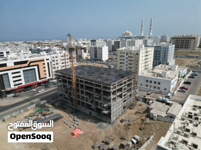 للبيع شقة ثلاث غرف ومجلس قيد الإنشاء  في بوشر