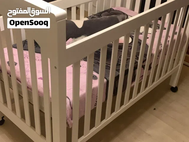 سرير اطفال