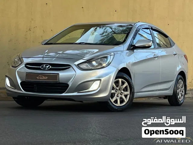 2014 هيونداي اكسنت Standard