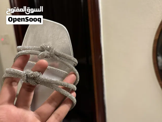 نعال  تلق لق ماشاء الله