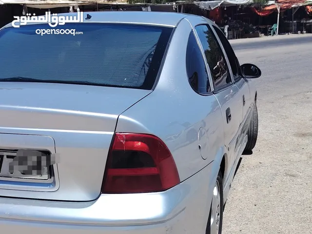 أوبل فيكترا 2001