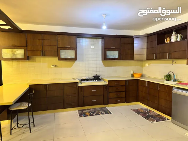 بيع شقة فاخرة في روابي، الحي الثالث، عمارة رقم 11، الطابق الاول