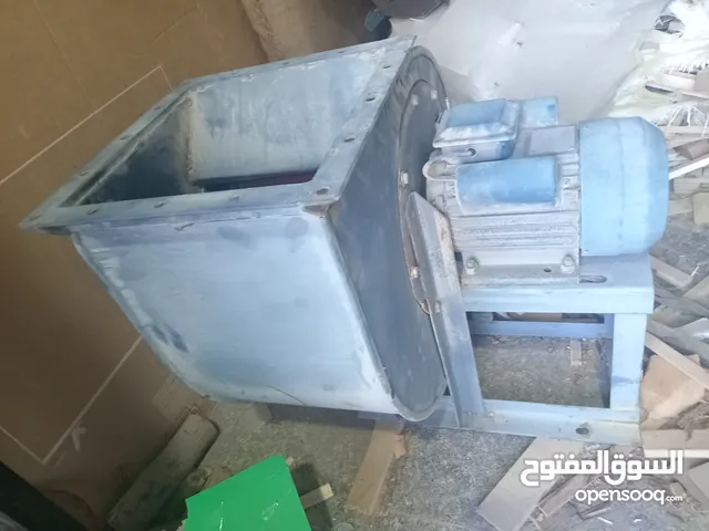 حافظة بطاطا بحاله ممتازه مع هود إستانلس غذائي شبه الجديد مع توربين ممتاز لا يوجد به زيوت 1 فاز 2 حصا