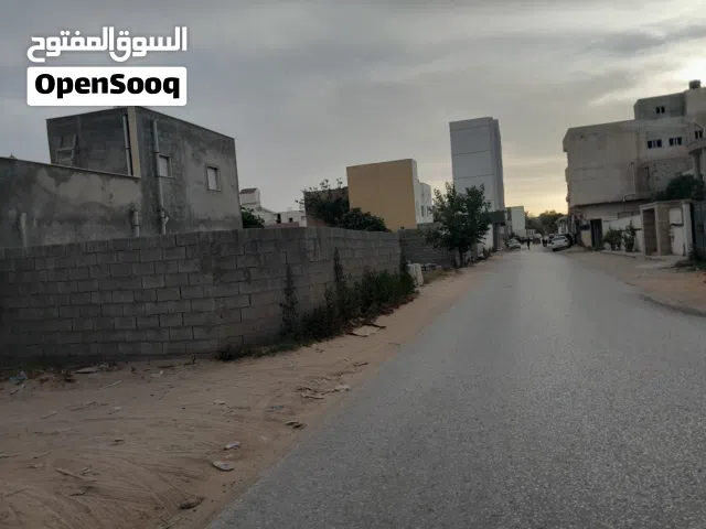 قطعة ارض موقع متميز علي الطريق تصلح لبناء محل او اي نشاط تجاري وفرصة ممتازة وخاصة بعد استكمال الطريق