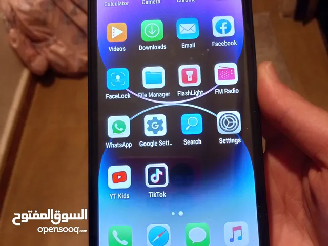 تلفون شبيه الآيفون مرتب