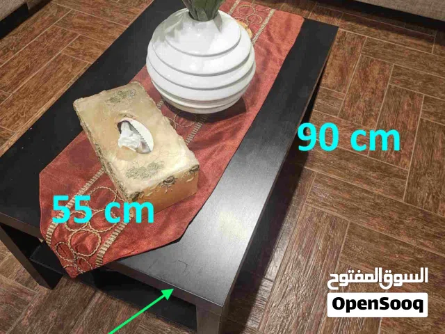 ديكورات مختلفة ارفف كرسي طاولات لوحات