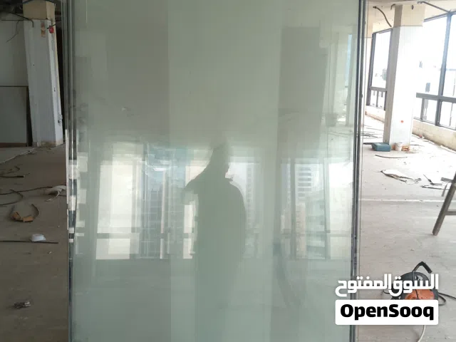 لوائح زجاج سوكاريت  قياسات مختلفه من متر وعشره عرض وارتفاع 220