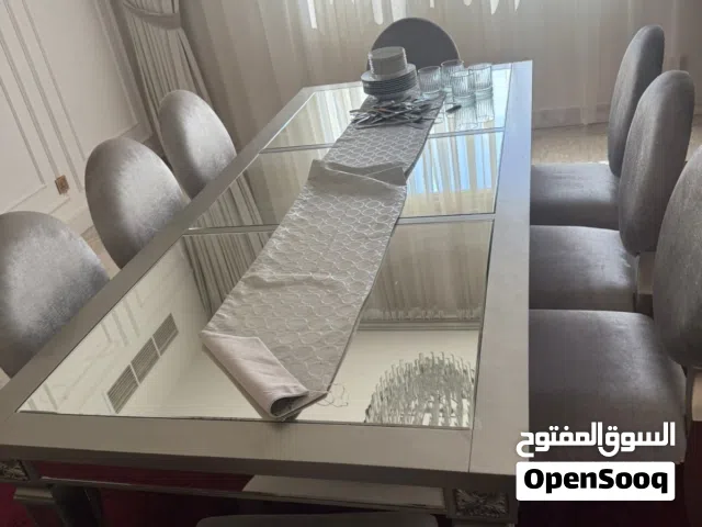 dining table for sale condition like new