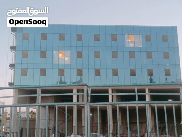 مكتب للبيع مساحتها 70 متر مطل واجهه زجاجة ب قرب ستي سنتر و مجمع عمان الجديد