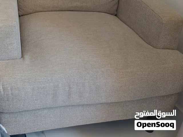 كنبة مفردة بحالة ممتازة استخدام بسيط جدا