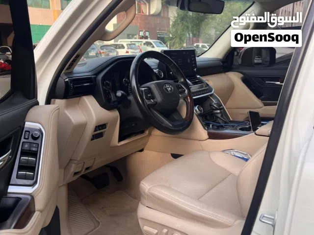 تويوتا لاندكروزر وارد الامارات رقم واحد بدون تربو للبيع