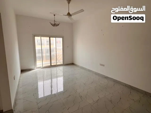 غرفه وصاله للايجار السنوي في الروضه عجمان سكن عائلي تسهيلات في الدفع
