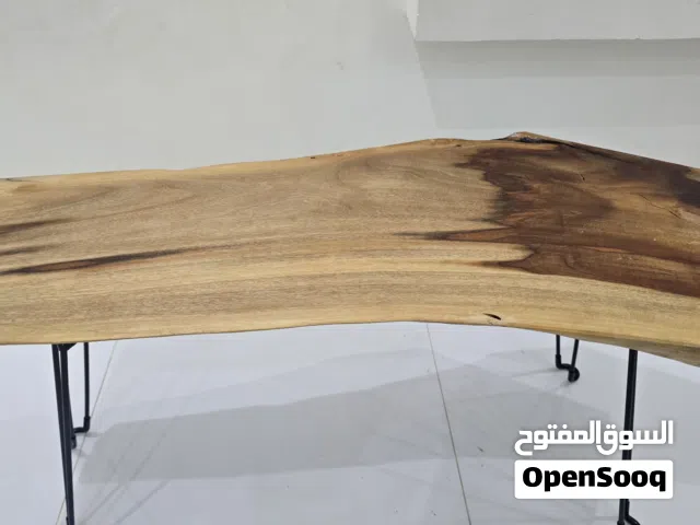 طاولة من خشب السدر