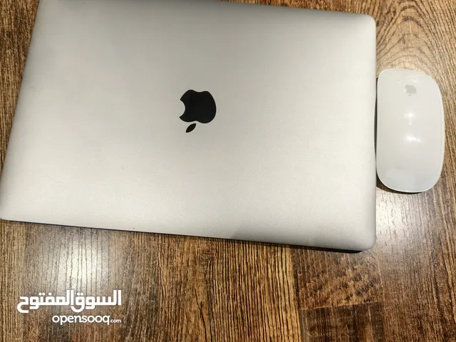 MacBook Air 2020 نظيف جدا مع ماوس أصلي
