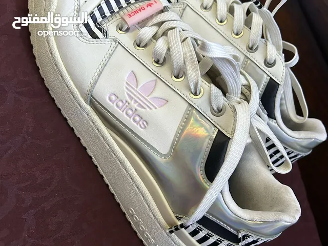 White Comfort Shoes in Amman