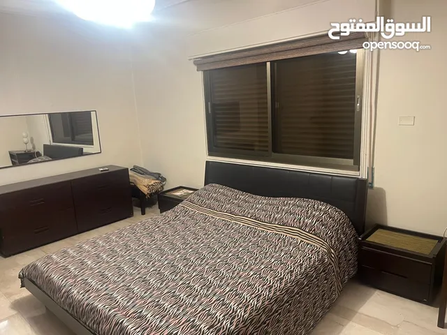 غرفة نوم ماستر للبيع بحالة ممتازة