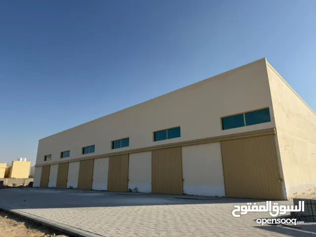 z9 مستودع للايجار منطقه الجرف الصناعيه  مساحه 3000 قدم كهرباء 22 كيلو وات   .