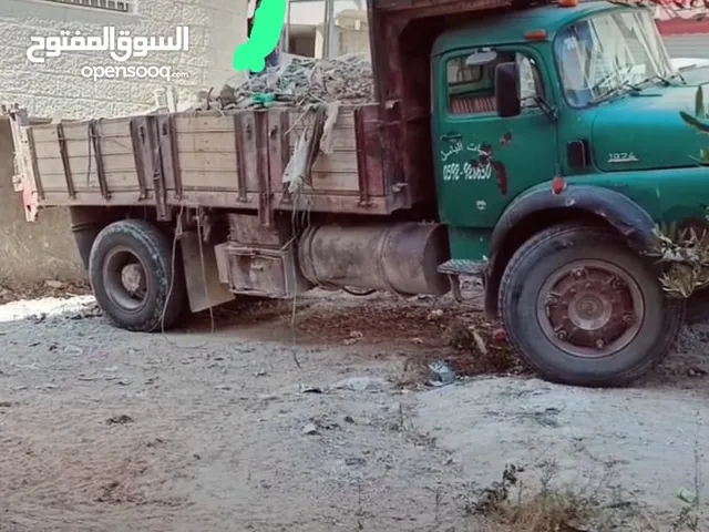 للبيع شحن مرسيديدس سنجل قلاب موديل1979 بحالة ممتازة