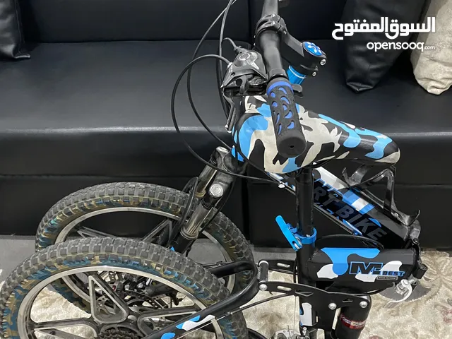 دراجة هوائية 7 سرعات خلفية 3 سرعات امامية قابلة للطى مقاس 20 بحالة ممتازة. folding bike size 20