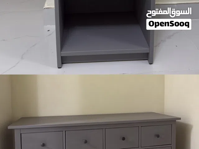 ثلاث طاولات