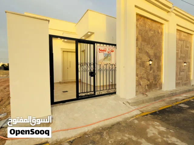 140 m2 2 Bedrooms Townhouse for Sale in Tripoli Ain Zara