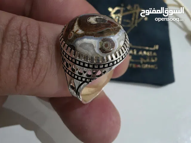 قطعة من قلب الطبيعة: خاتم "عقيق السليماني" الملكي النادر