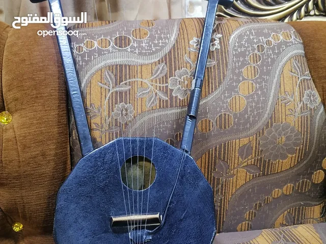 سمسميه سته اوتار للبيع صوتها حلو معاها جك بتوصل عل السماعه ومعاها السلك تبع الجك ومعاها وصله بتشبكه