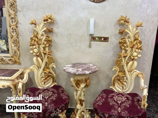 دونسوار مع 2 كرسي وطاوله مدخل