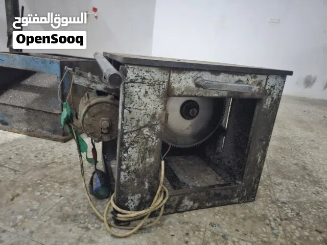 دريل عامودي ومنشار قص ابيتال والخطيب هذا الشركة حق الاتنين