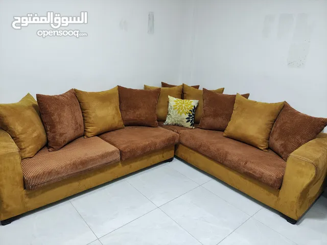 طقم كورنر خشب تفصيل شبه جديد ليس بحاجة الى تنجيد