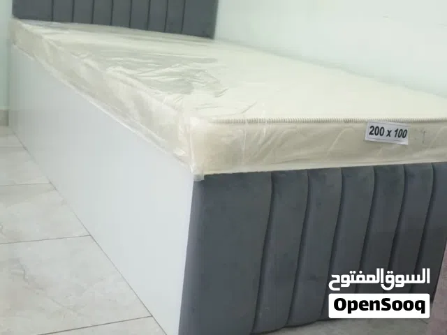عدد 2 سرير بحالة ممتازة