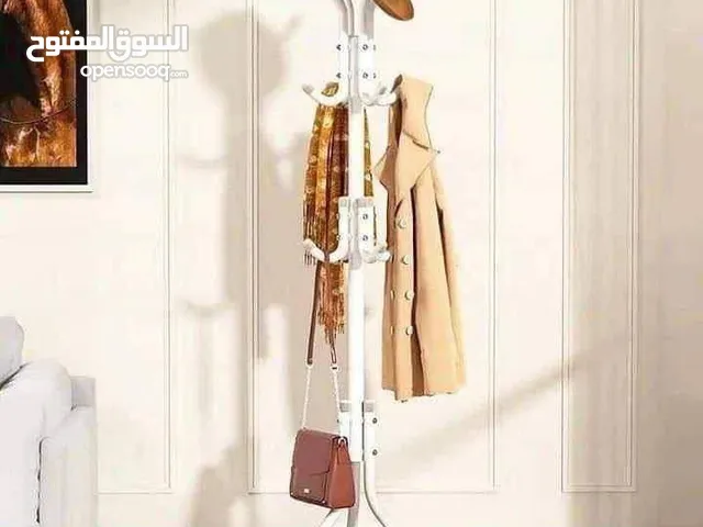 شماعة الملابس الكلاسيكية معدن ثقيل مطلي ضد الصدأ والتآكل تصميم راقي يوفر ترتيب وأناقة بزاوية بيتك